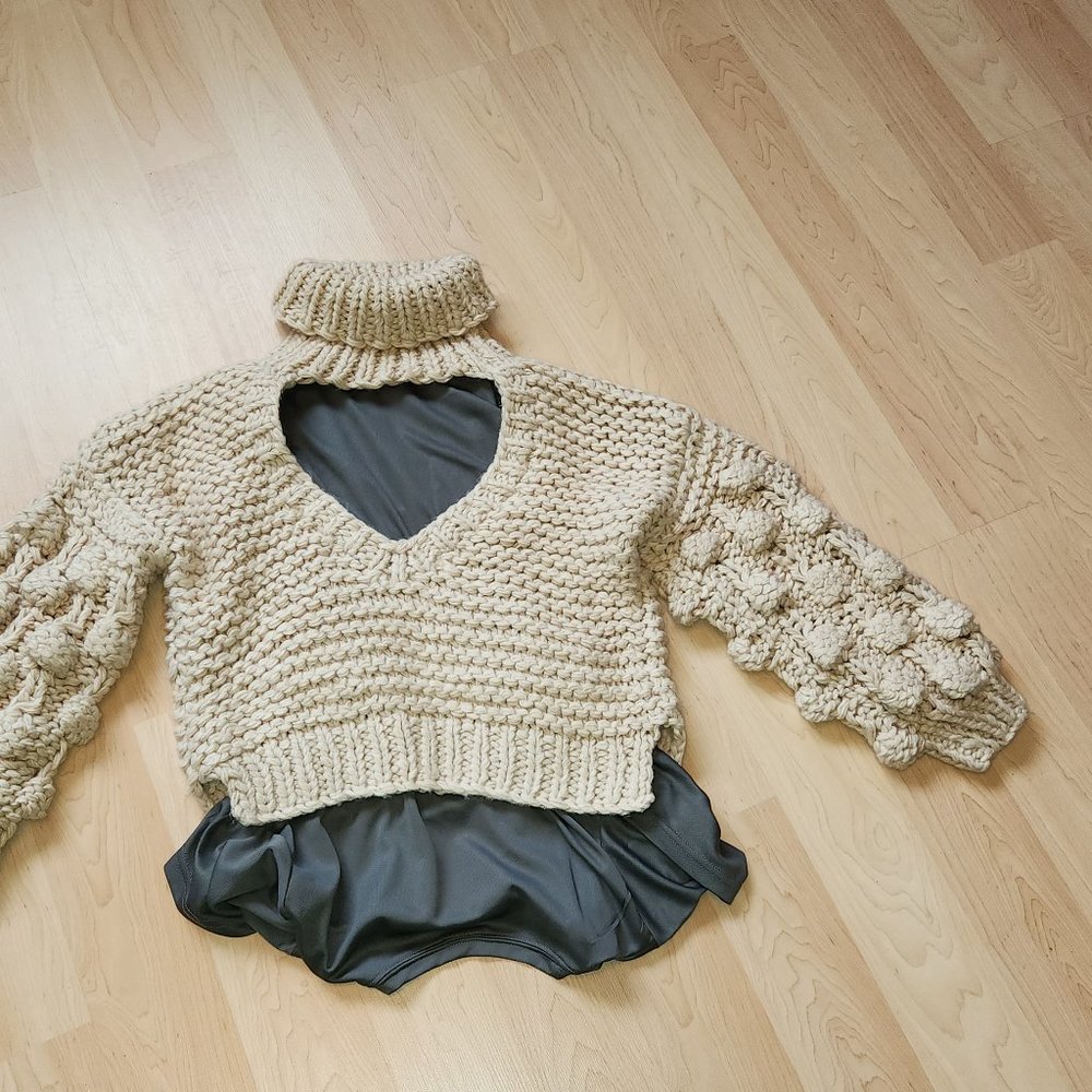 Crop Sweater - Picture 4 of 6